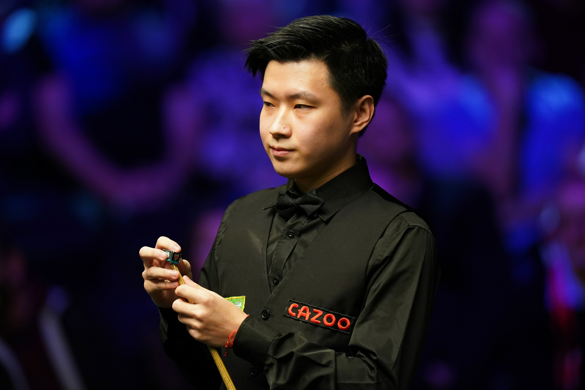 他展现出惊 他展现出惊